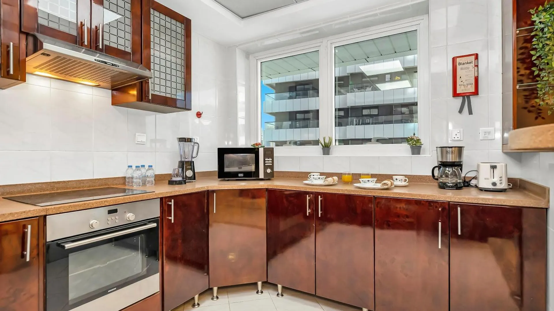 Spacious Home Near Metro & Beach In Dubai Marina