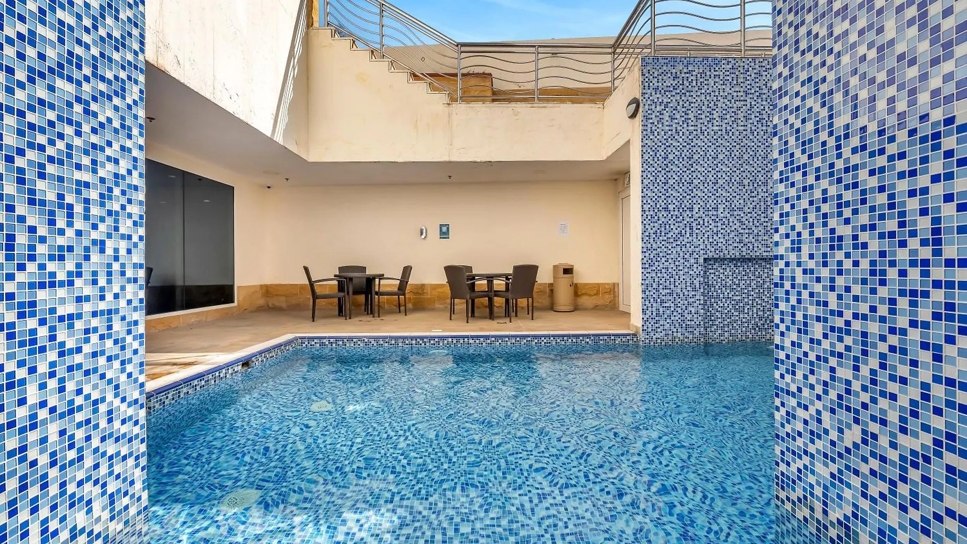 Spacious Home Near Metro & Beach In Dubai Marina Apartment