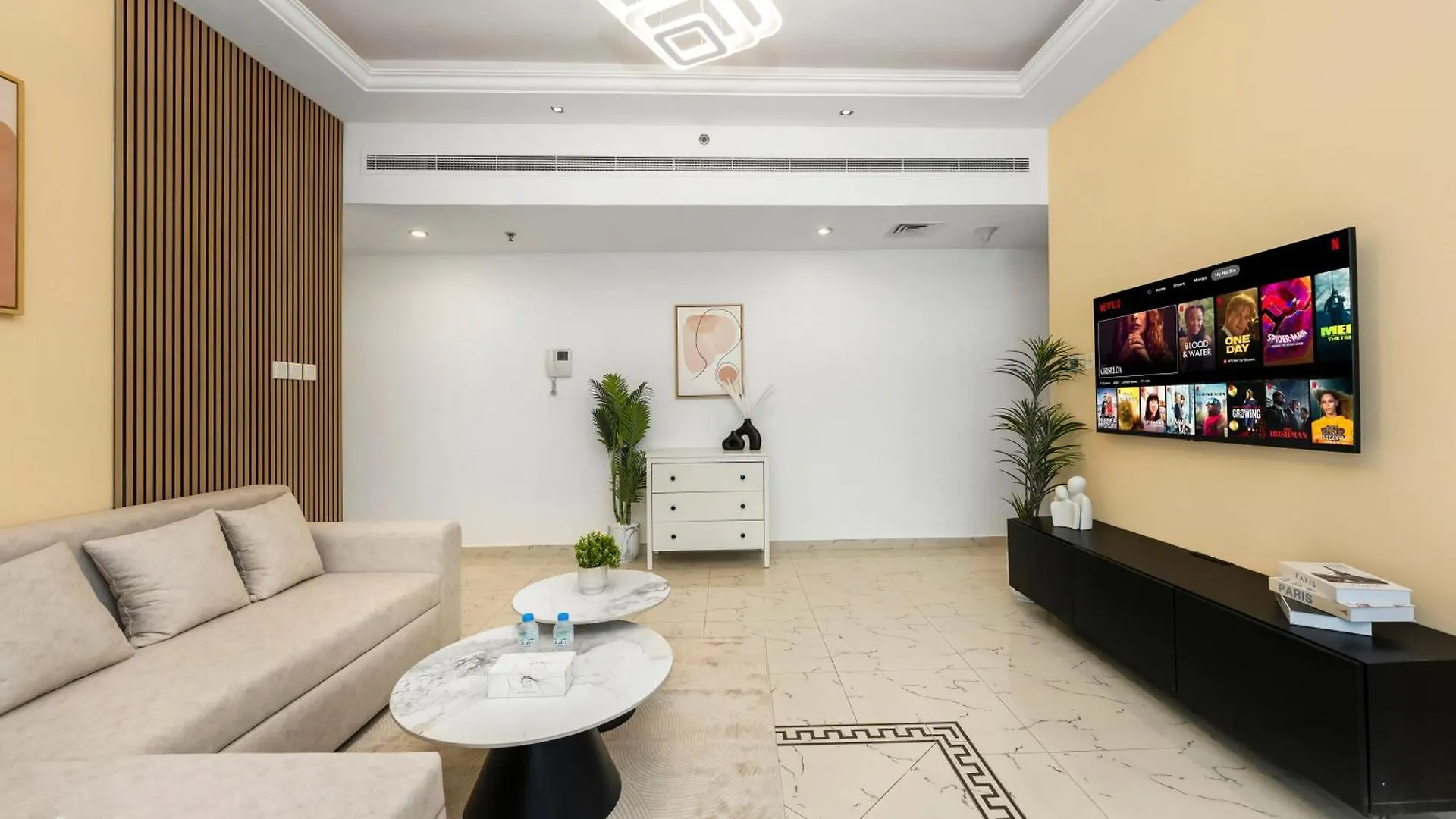 Apartment Spacious Home Near Metro & Beach In Dubai Marina